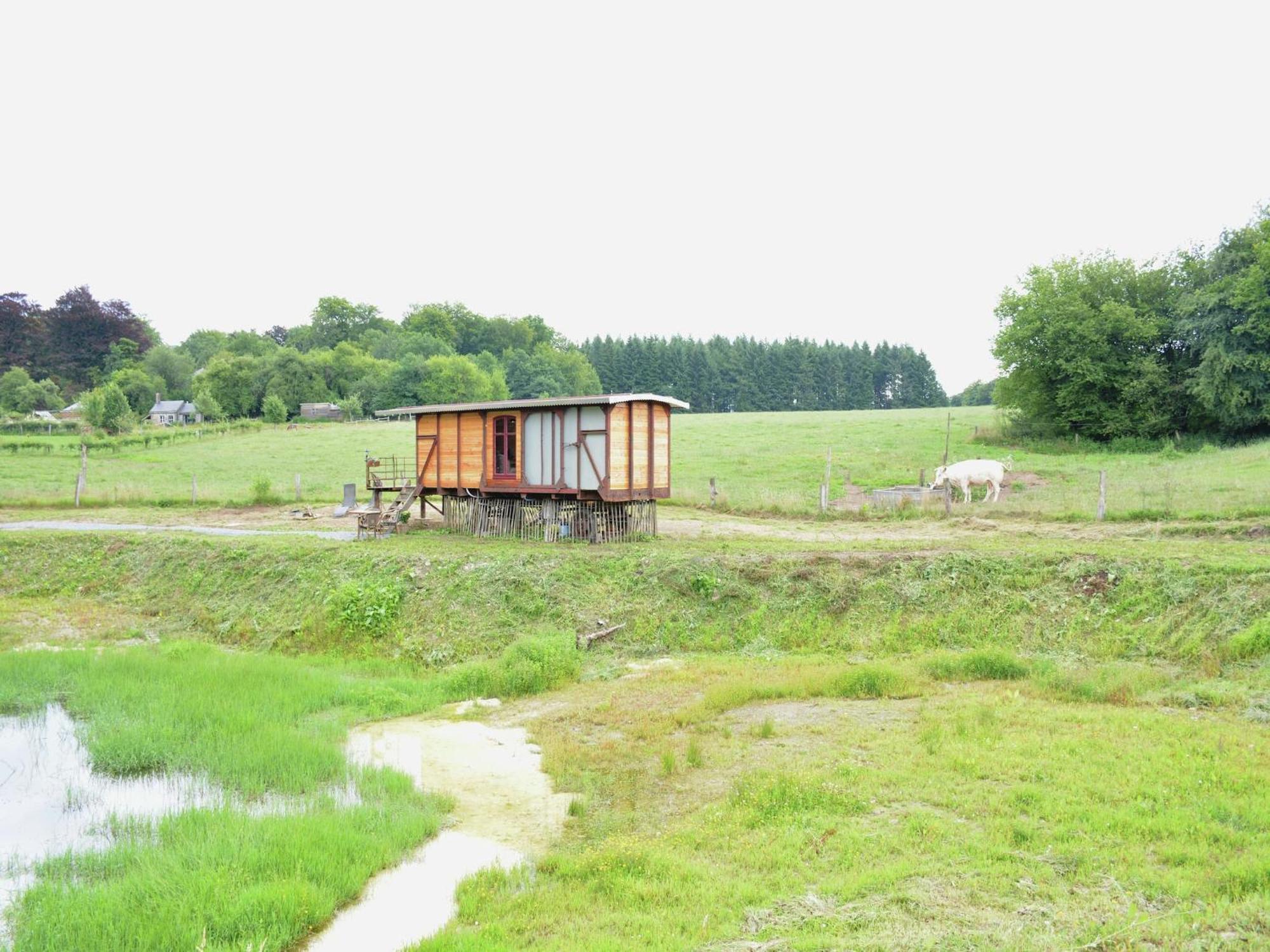 Cozy Mobile Home In Vresse Sur Semois With Terrace Bievre Exterior photo